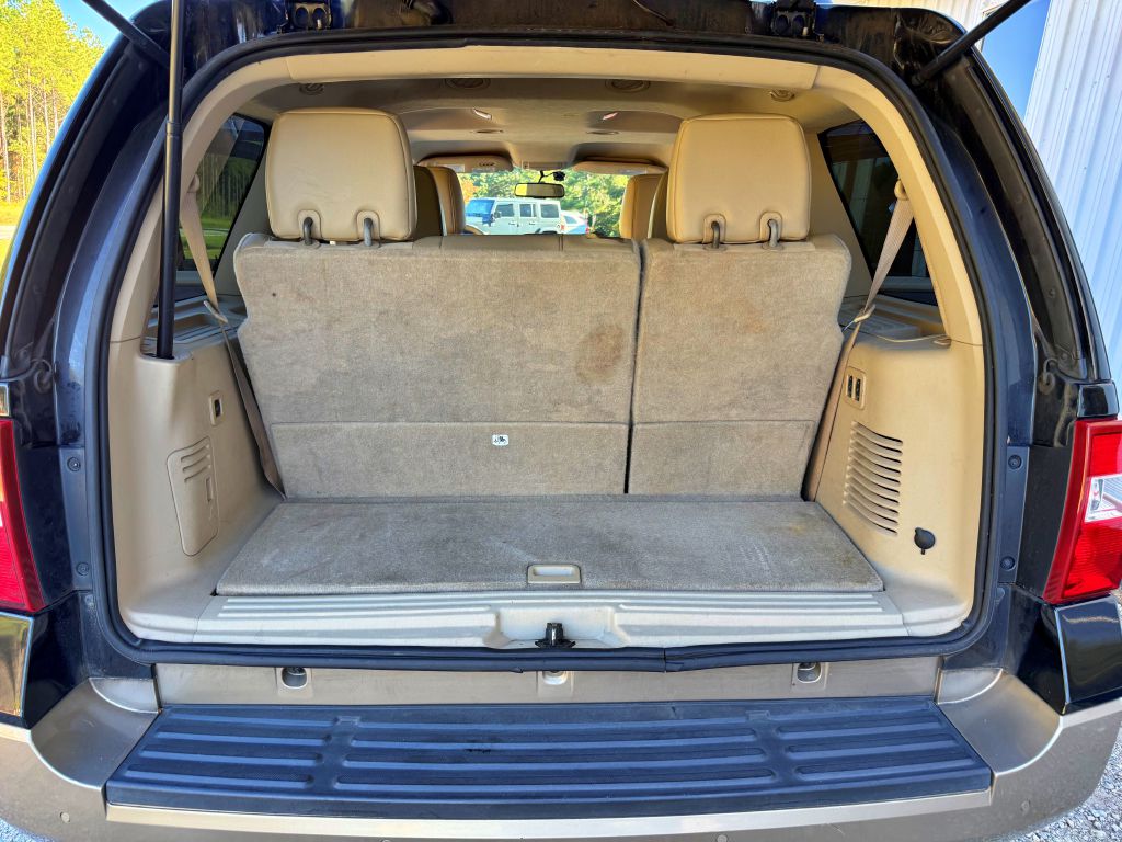 Photo 15 of this FORD EXPEDITION