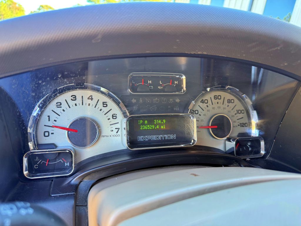 Photo 18 of this FORD EXPEDITION
