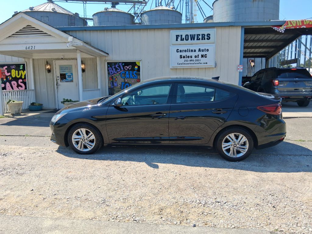 Photo 3 of this HYUNDAI ELANTRA
