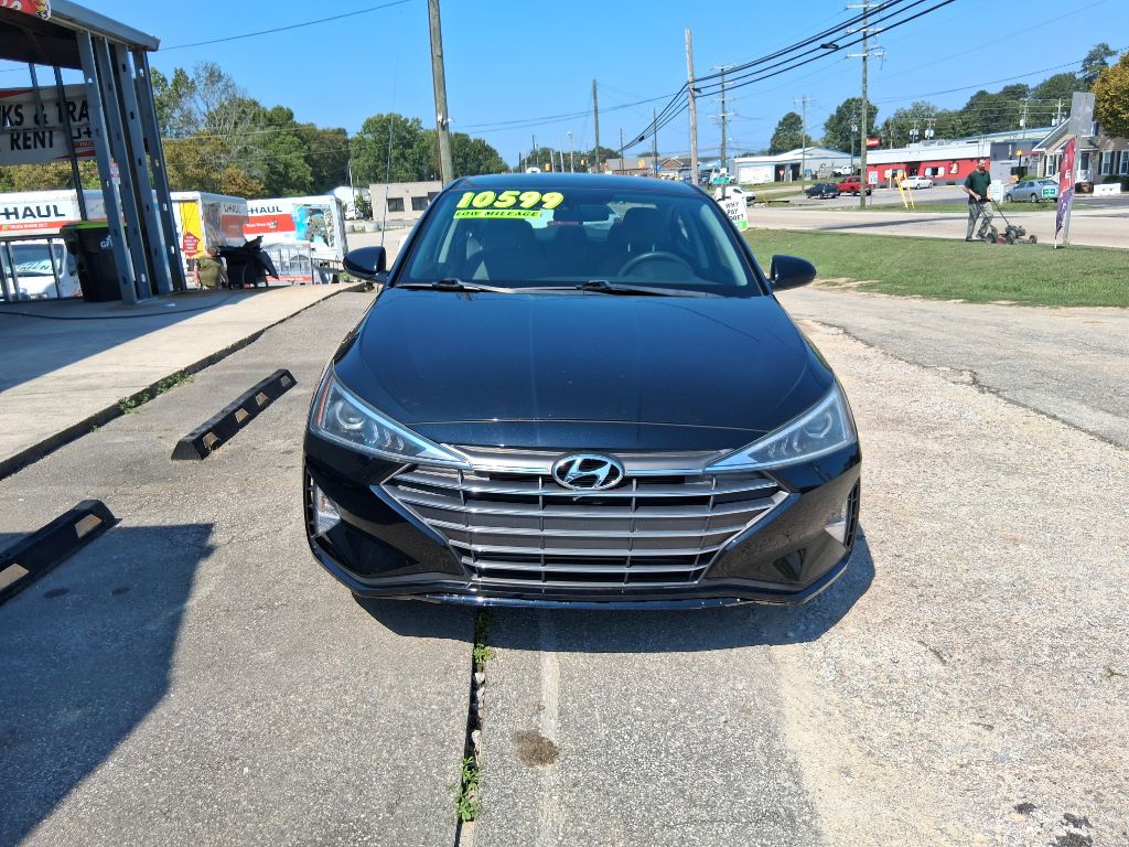Photo 10 of this HYUNDAI ELANTRA