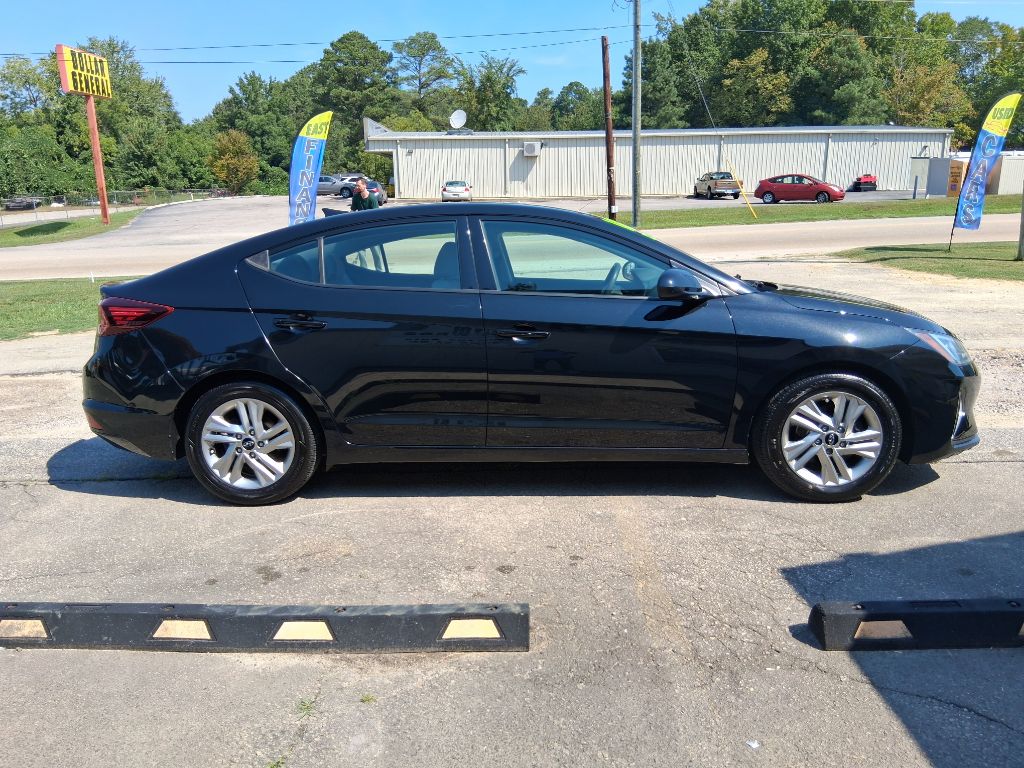 Photo 5 of this HYUNDAI ELANTRA