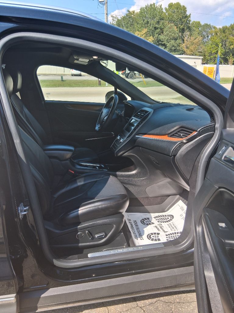 Photo 17 of this LINCOLN MKC