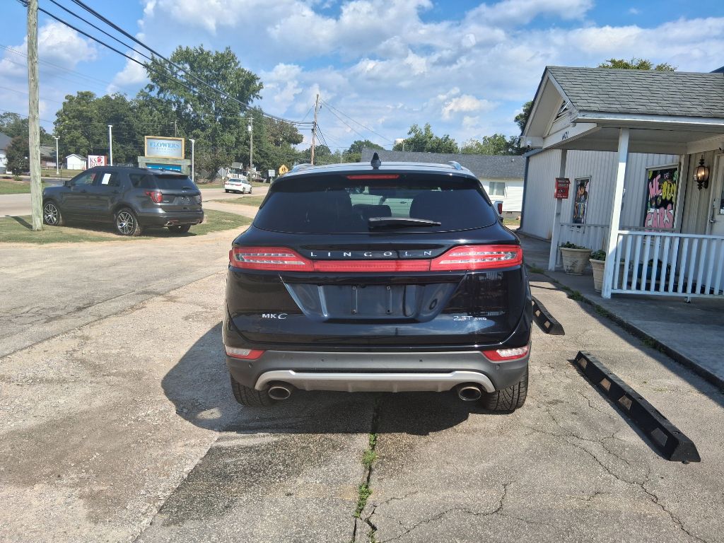 Photo 2 of this LINCOLN MKC