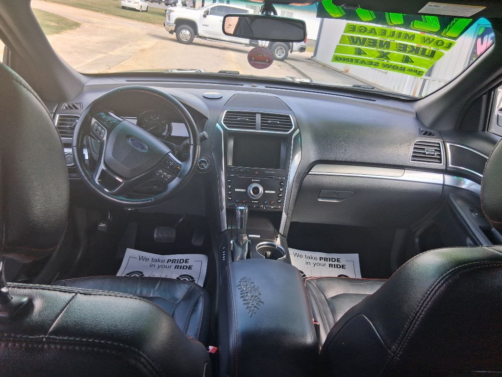 Photo 16 of this FORD EXPLORER
