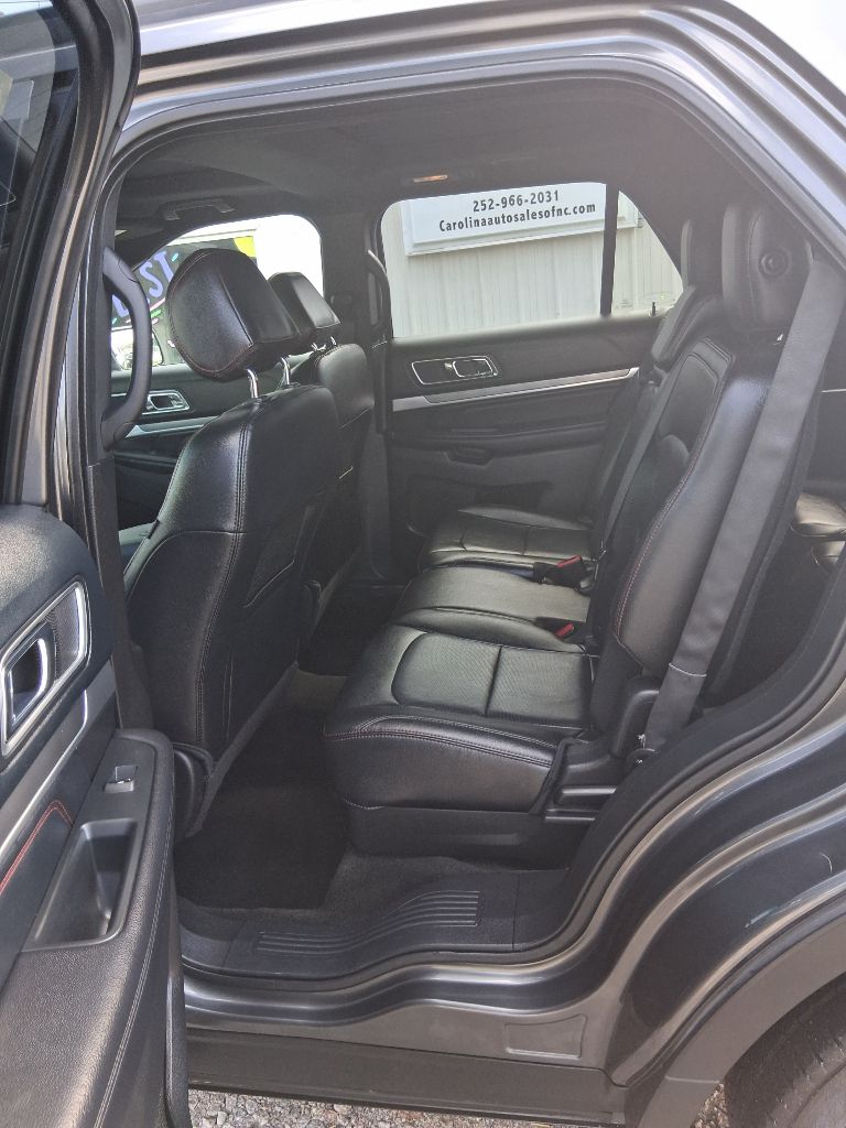 Photo 15 of this FORD EXPLORER