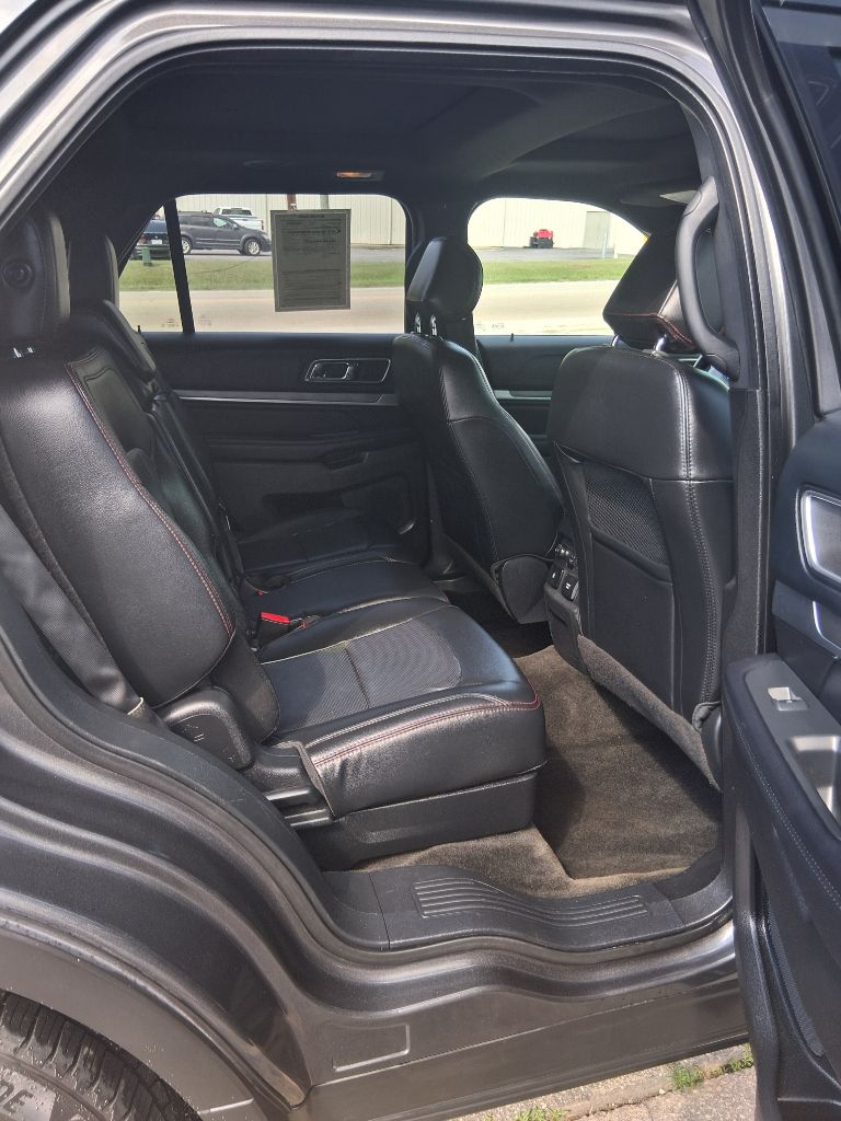 Photo 20 of this FORD EXPLORER