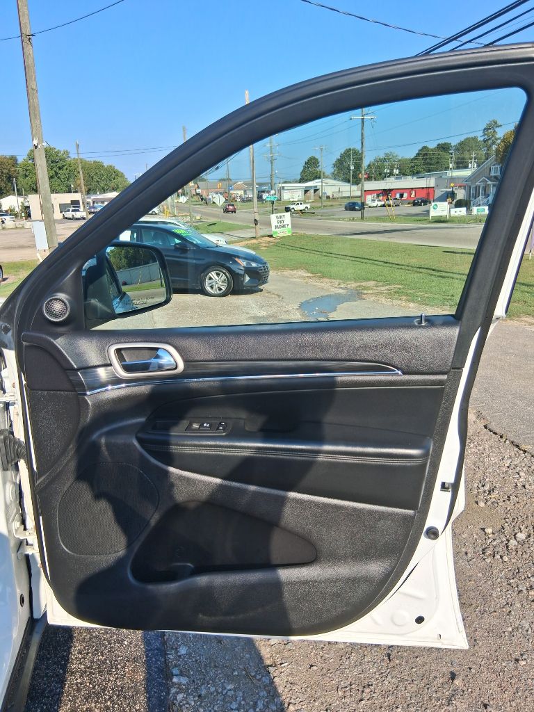 Photo 23 of this JEEP GRAND CHEROKEE