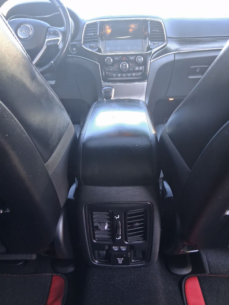 Photo 14 of this JEEP GRAND CHEROKEE