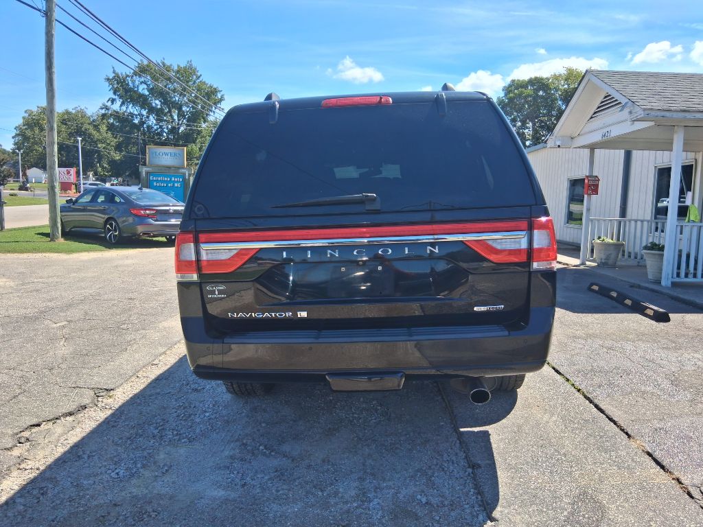 Photo 5 of this LINCOLN NAVIGATOR L
