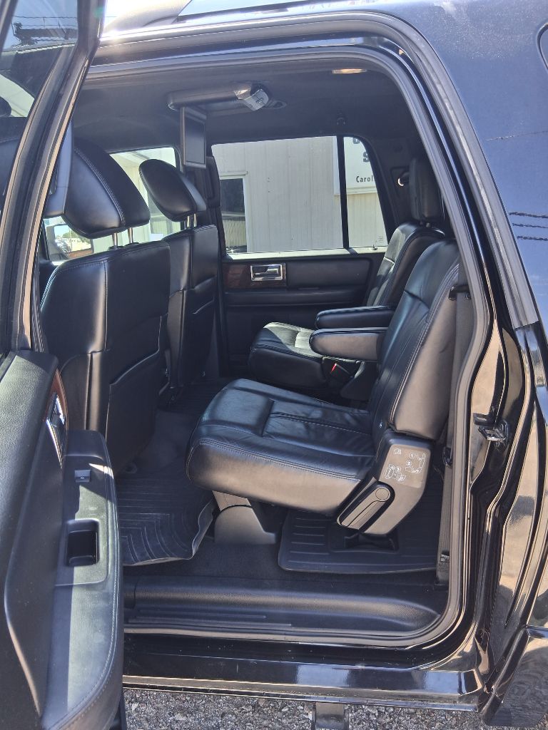 Photo 6 of this LINCOLN NAVIGATOR L
