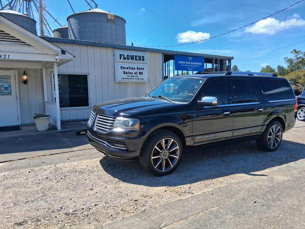 Photo 15 of this LINCOLN NAVIGATOR L