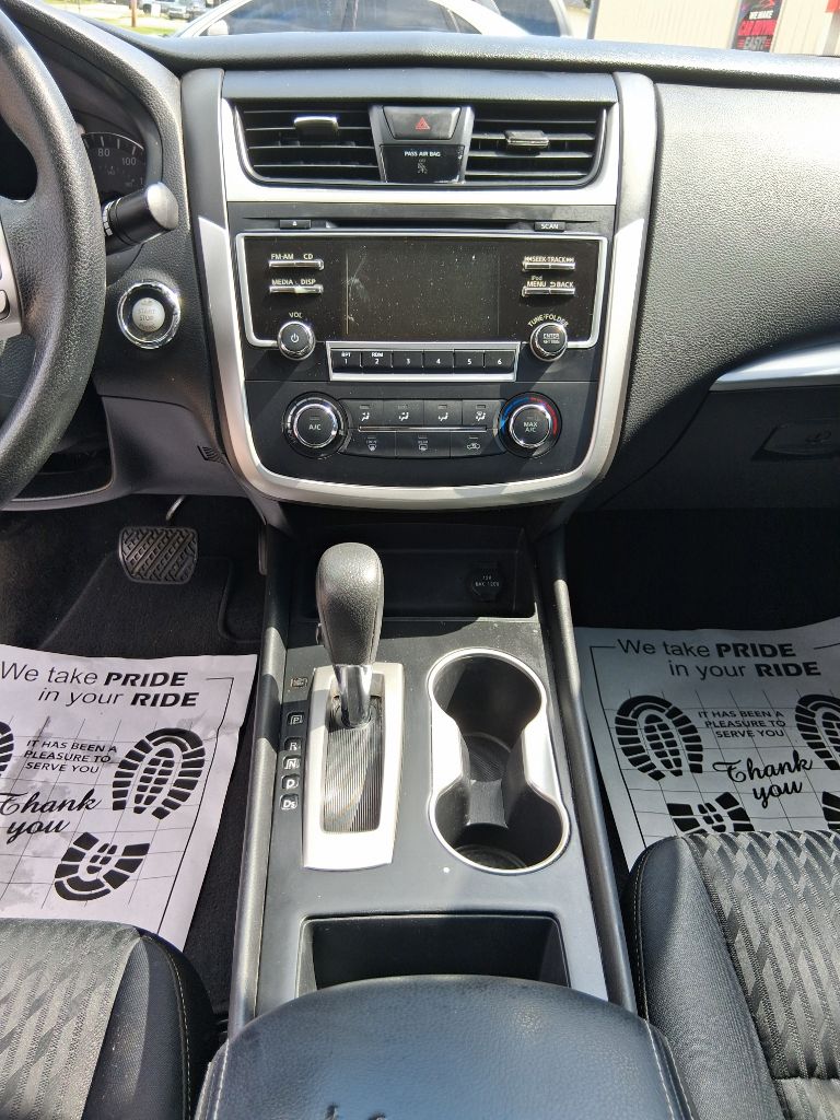 Photo 11 of this NISSAN ALTIMA