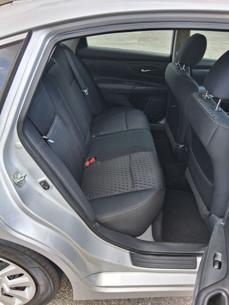 Photo 13 of this NISSAN ALTIMA