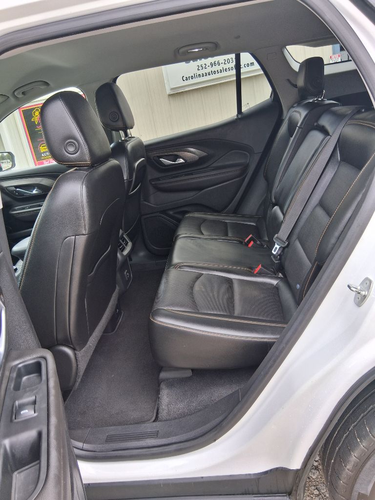 Photo 13 of this GMC TERRAIN
