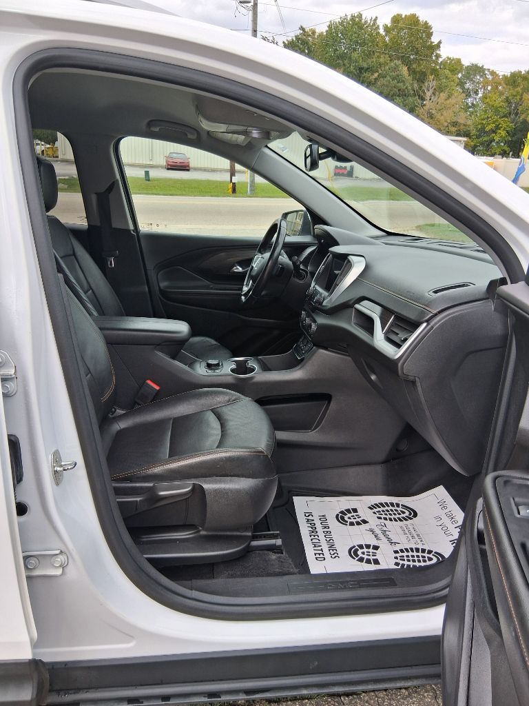 Photo 11 of this GMC TERRAIN