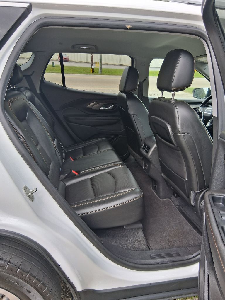 Photo 16 of this GMC TERRAIN