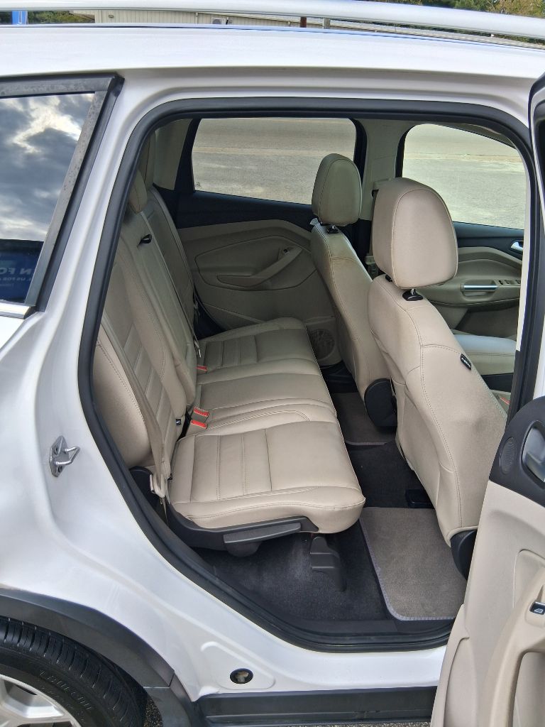 Photo 19 of this FORD ESCAPE