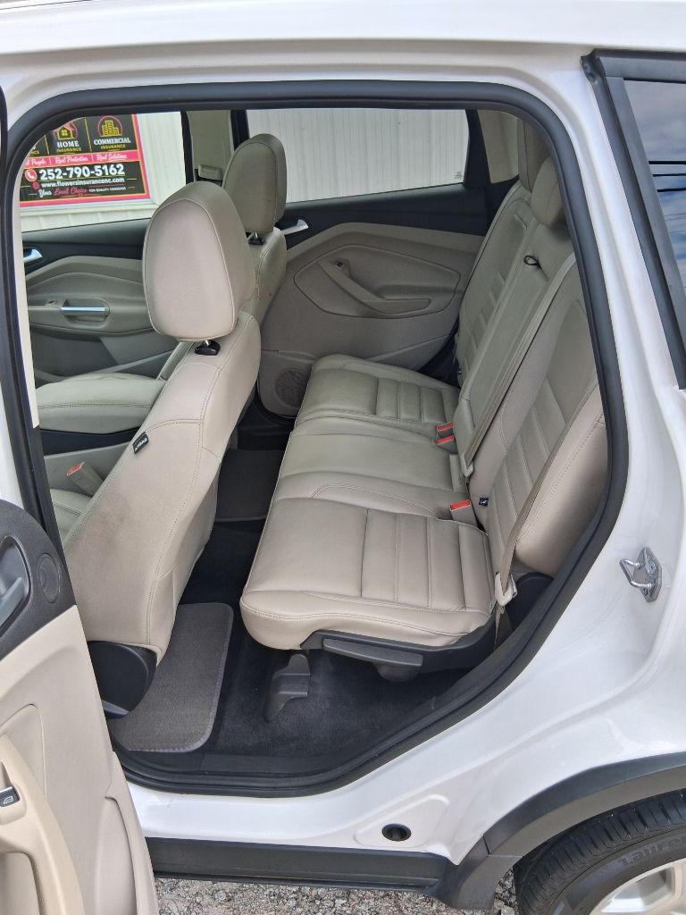 Photo 17 of this FORD ESCAPE