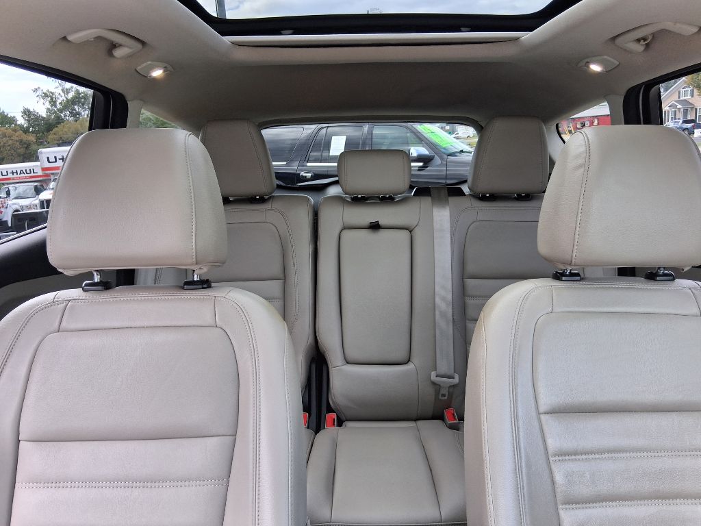 Photo 18 of this FORD ESCAPE