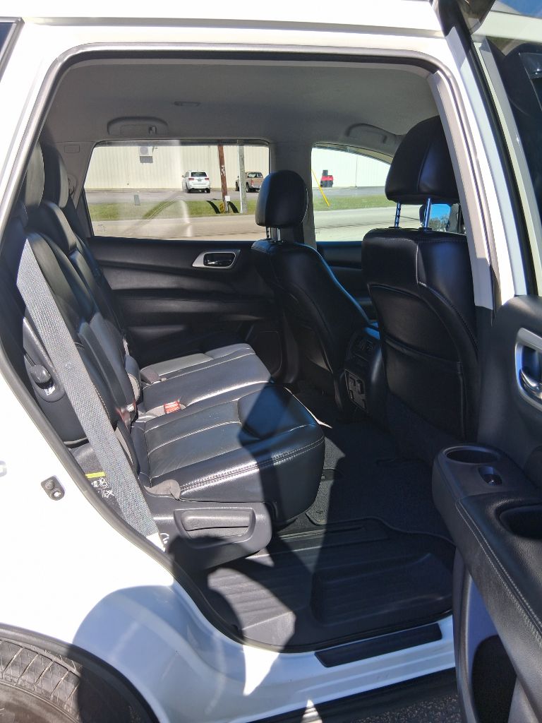 Photo 8 of this NISSAN PATHFINDER