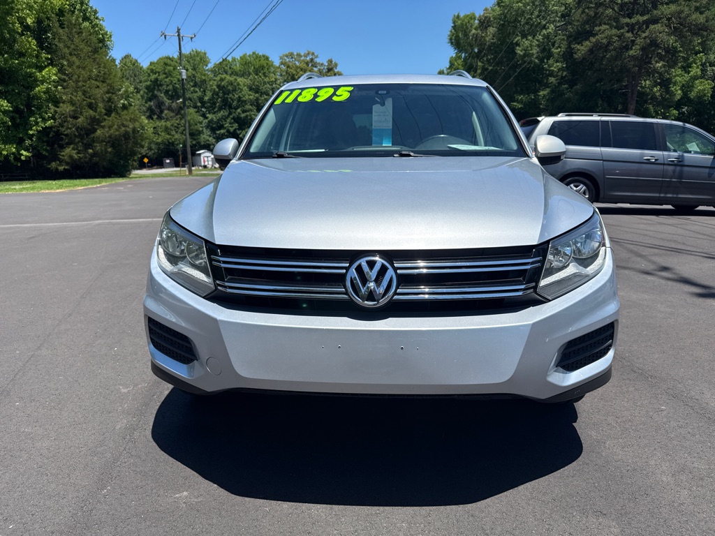 Photo 6 of this VOLKSWAGEN TIGUAN