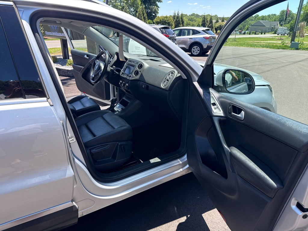 Photo 13 of this VOLKSWAGEN TIGUAN