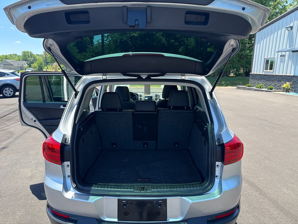 Photo 11 of this VOLKSWAGEN TIGUAN