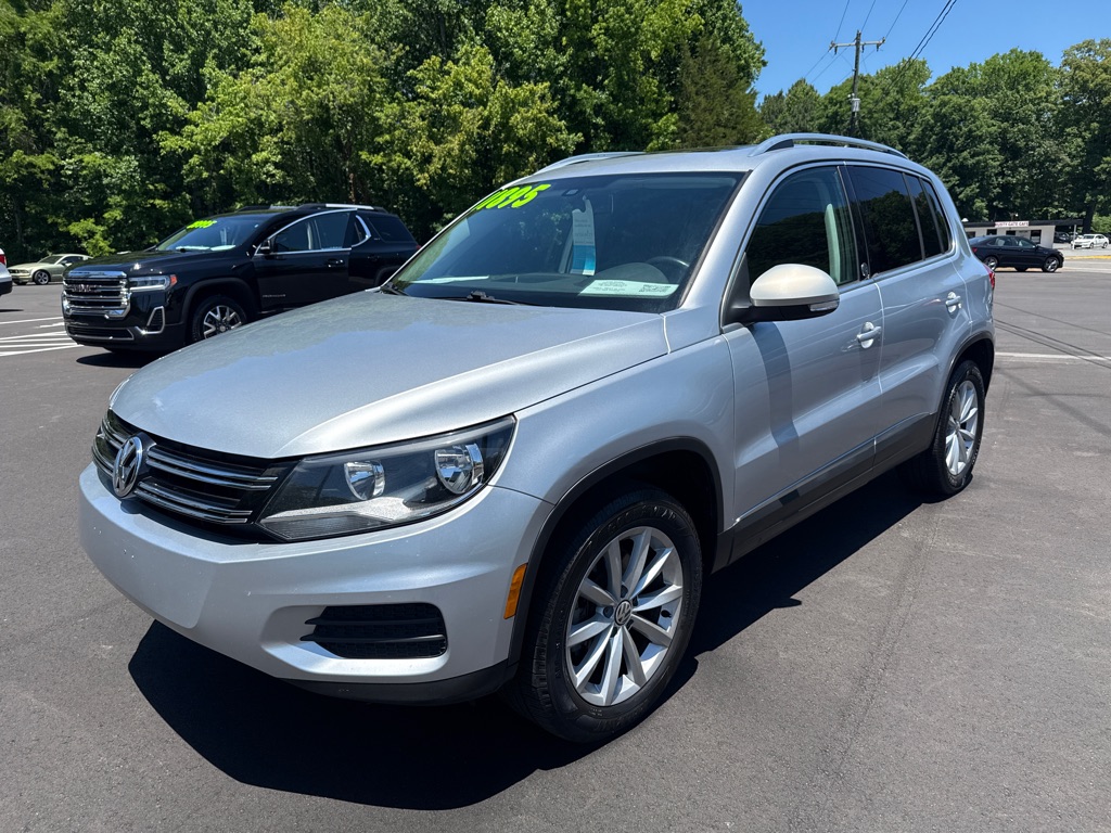 Photo 5 of this VOLKSWAGEN TIGUAN