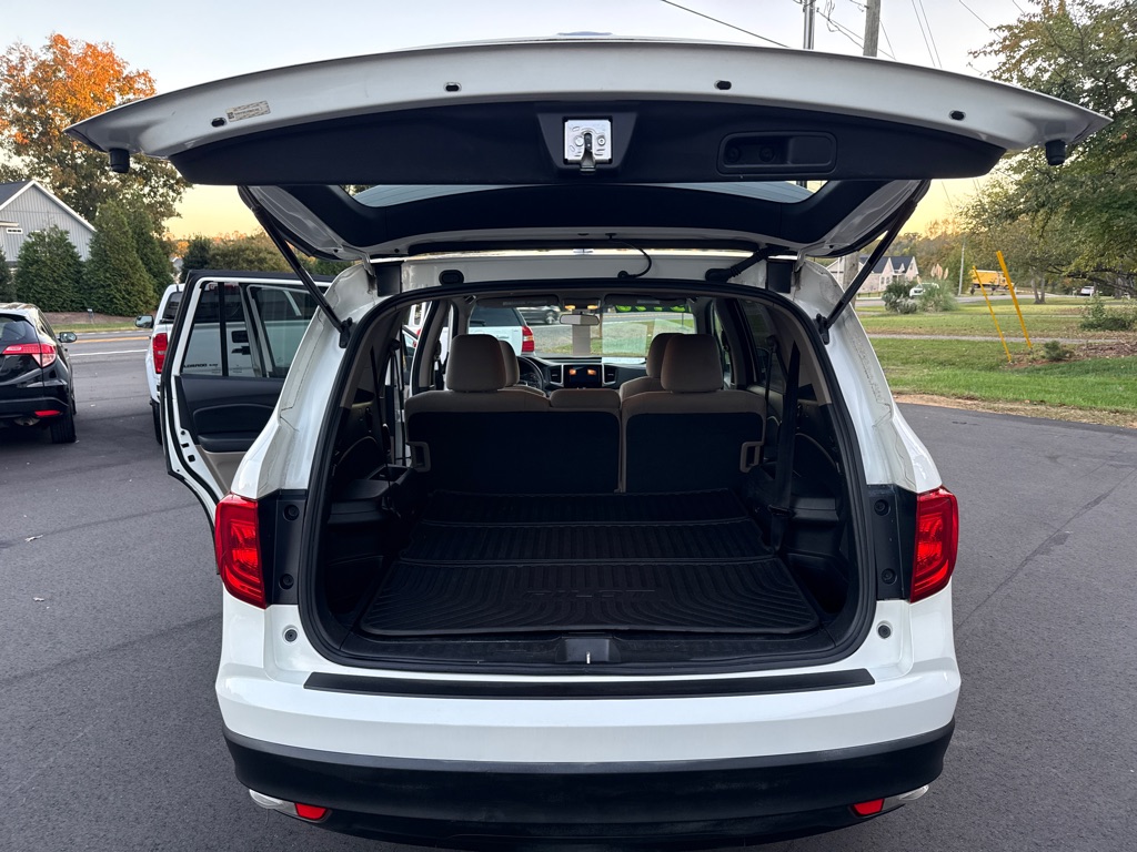 Photo 11 of this HONDA PILOT