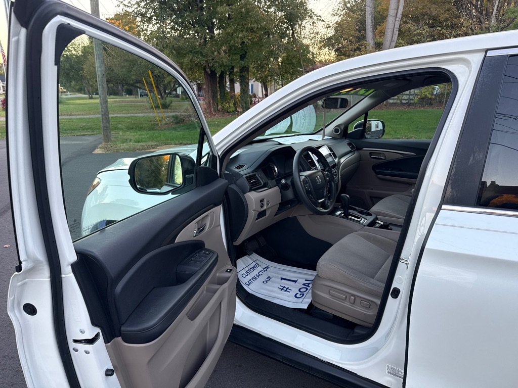 Photo 9 of this HONDA PILOT