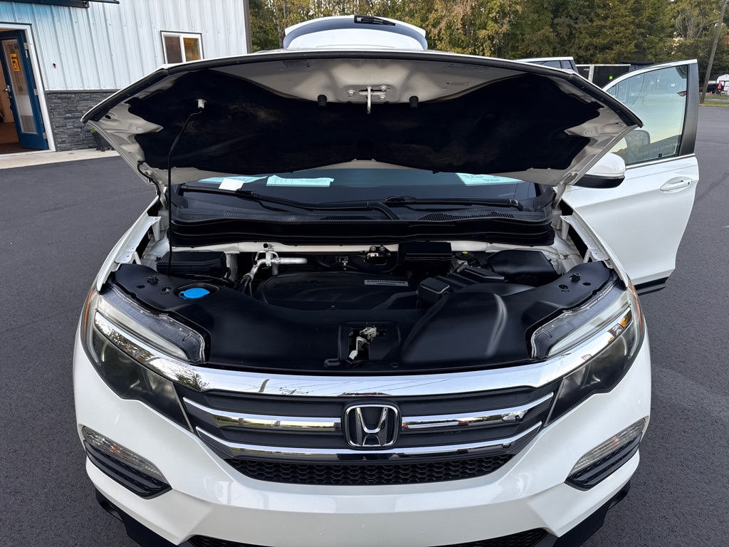 Photo 14 of this HONDA PILOT