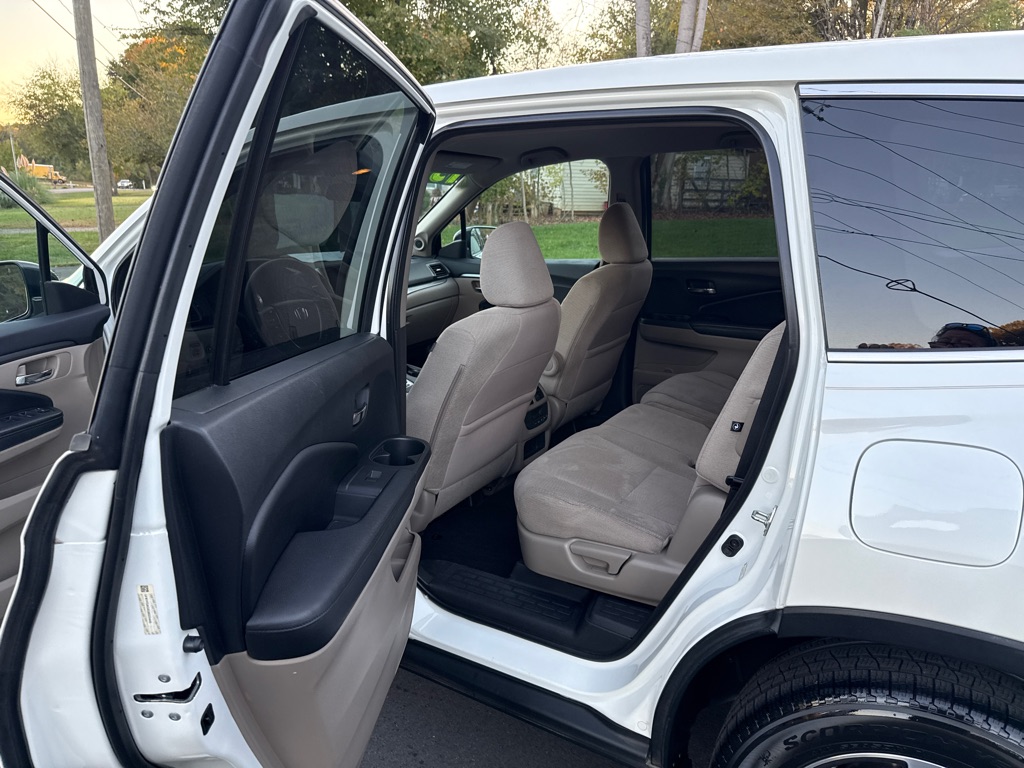 Photo 10 of this HONDA PILOT