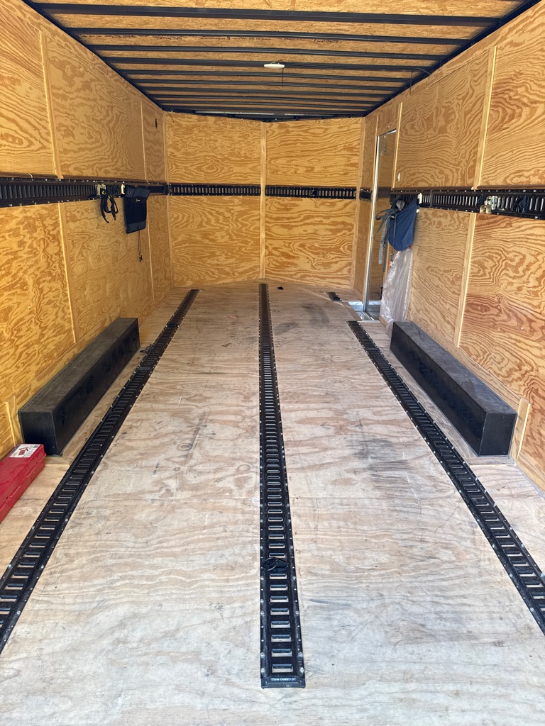 Photo 11 of this FREEDOM 20FT ENCLOSED
