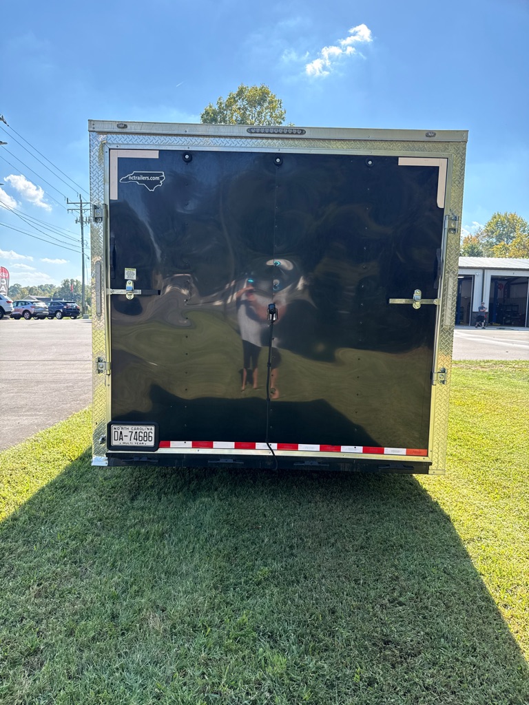Photo 8 of this FREEDOM 20FT ENCLOSED