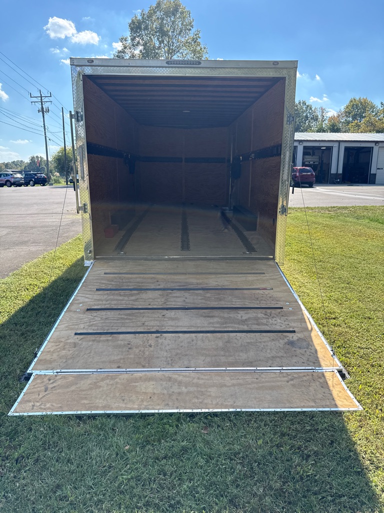 Photo 10 of this FREEDOM 20FT ENCLOSED