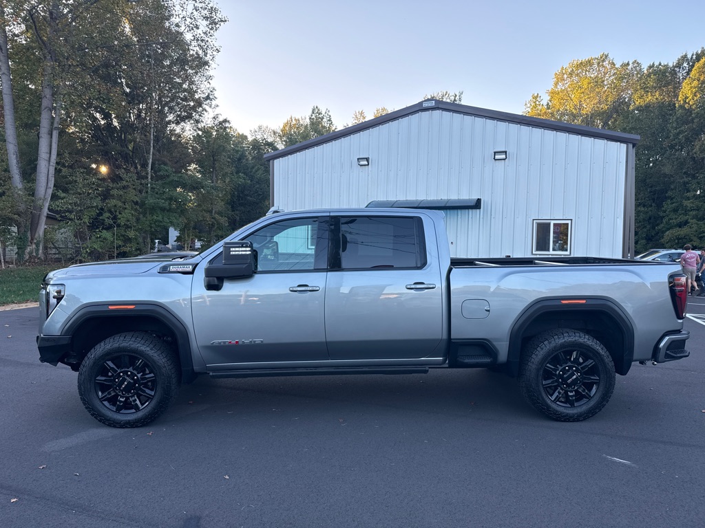 Photo 4 of this GMC SIERRA 2500HD
