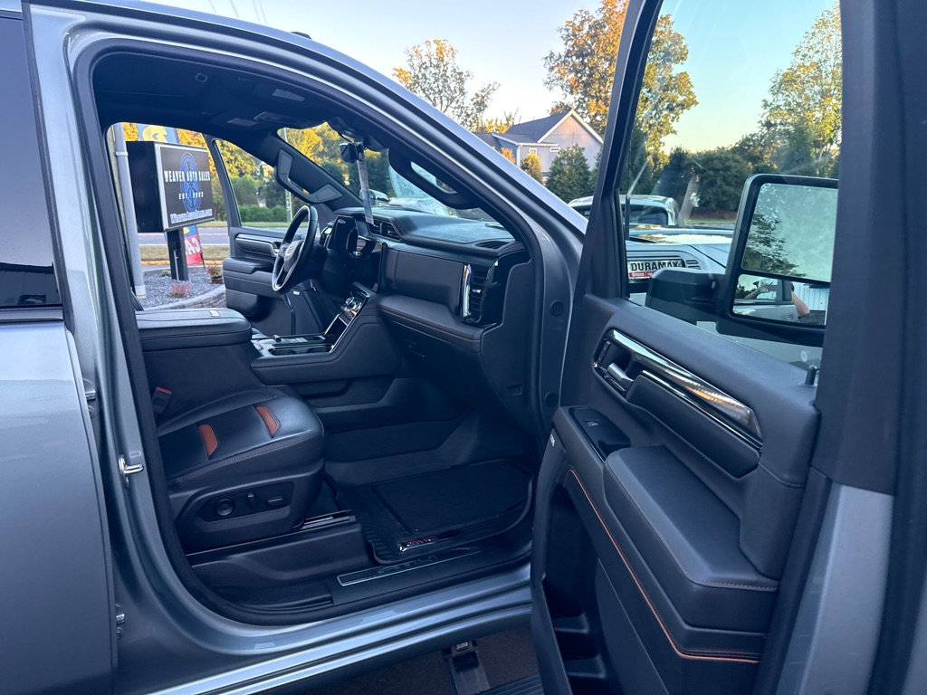 Photo 15 of this GMC SIERRA 2500HD