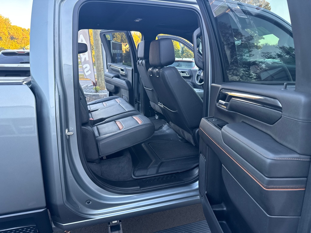 Photo 14 of this GMC SIERRA 2500HD