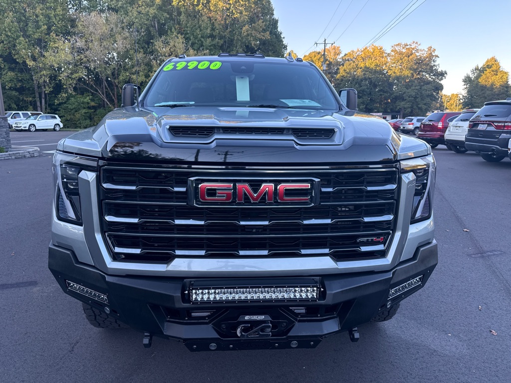Photo 2 of this GMC SIERRA 2500HD