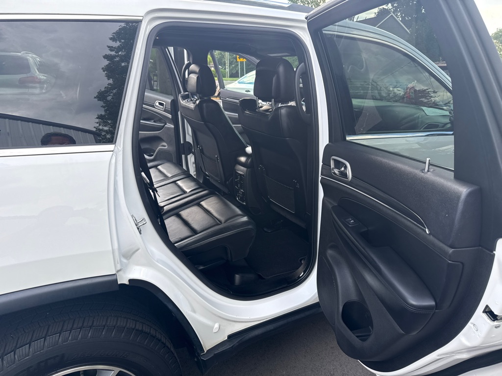 Photo 12 of this JEEP GRAND CHEROKEE