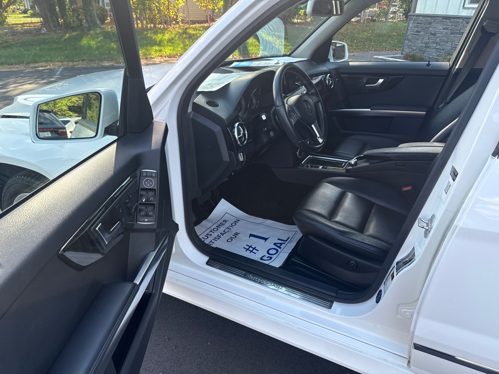 Photo 10 of this MERCEDES-BENZ GLK