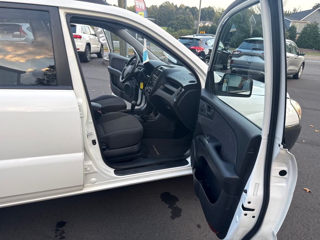 Photo 14 of this KIA SPORTAGE