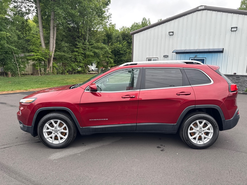 Photo 5 of this JEEP CHEROKEE