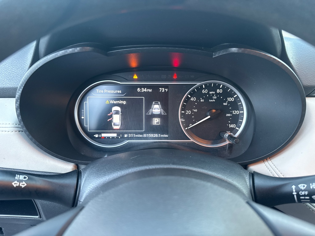 Photo 16 of this NISSAN VERSA
