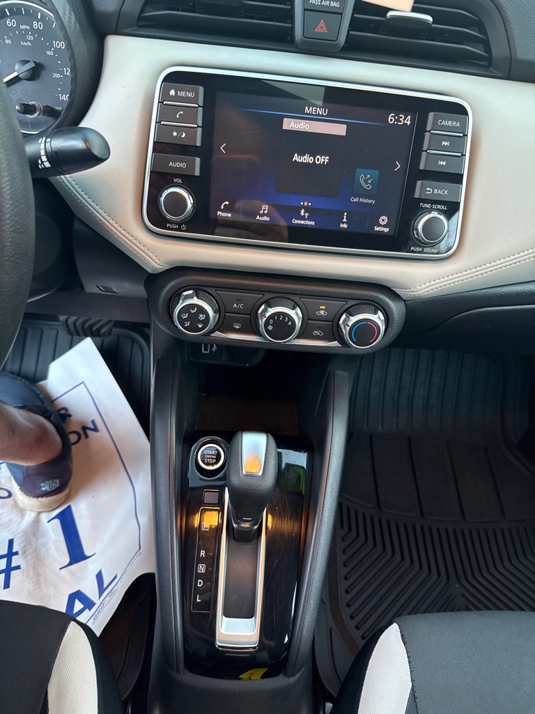 Photo 17 of this NISSAN VERSA
