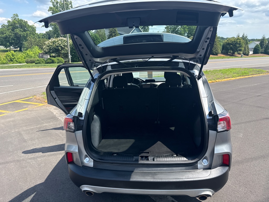 Photo 11 of this FORD ESCAPE