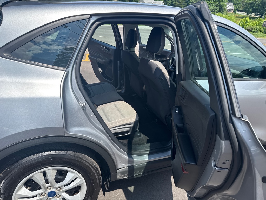 Photo 12 of this FORD ESCAPE