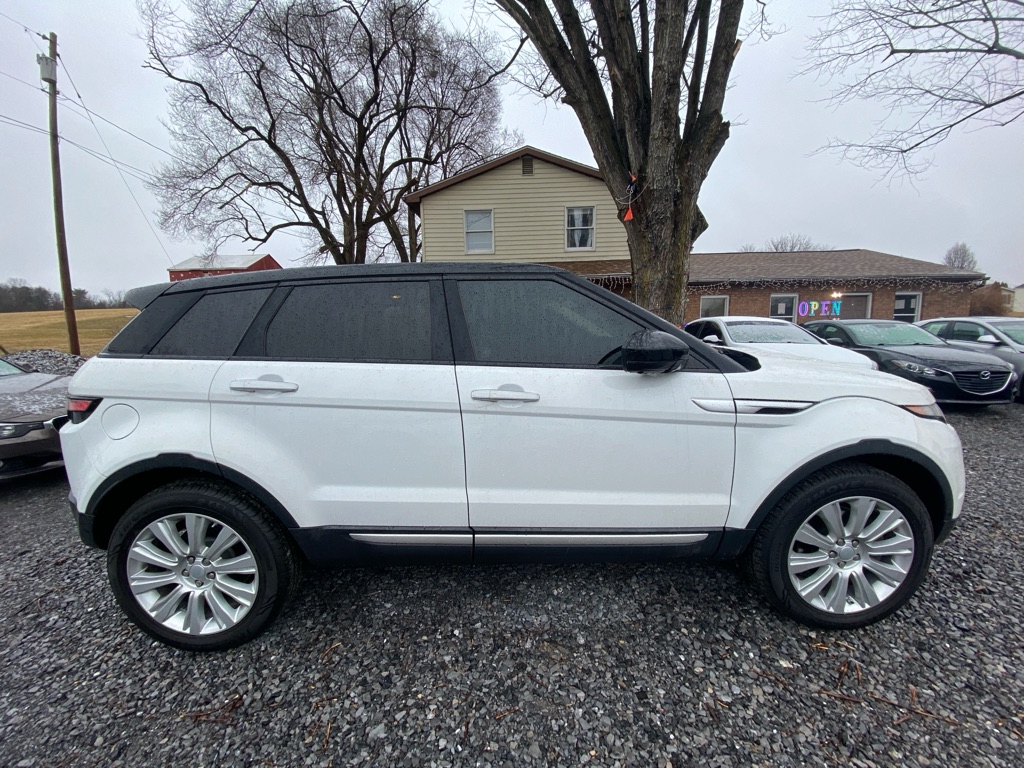 Additional photo of vehicle.