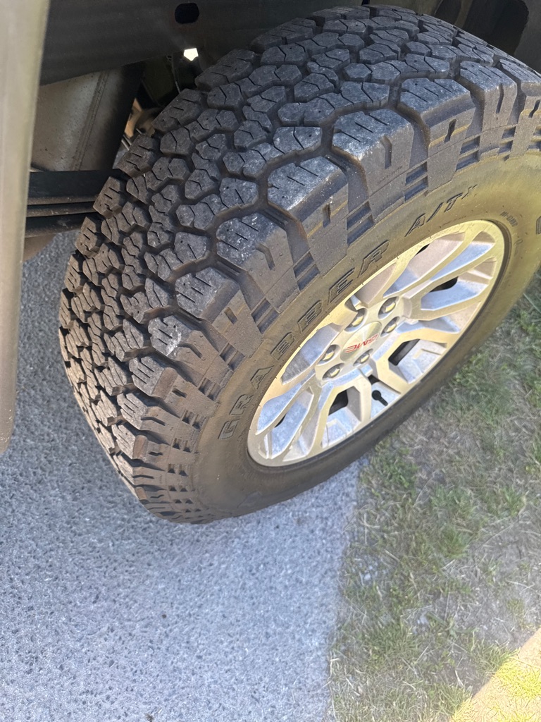 Additional photo of vehicle.