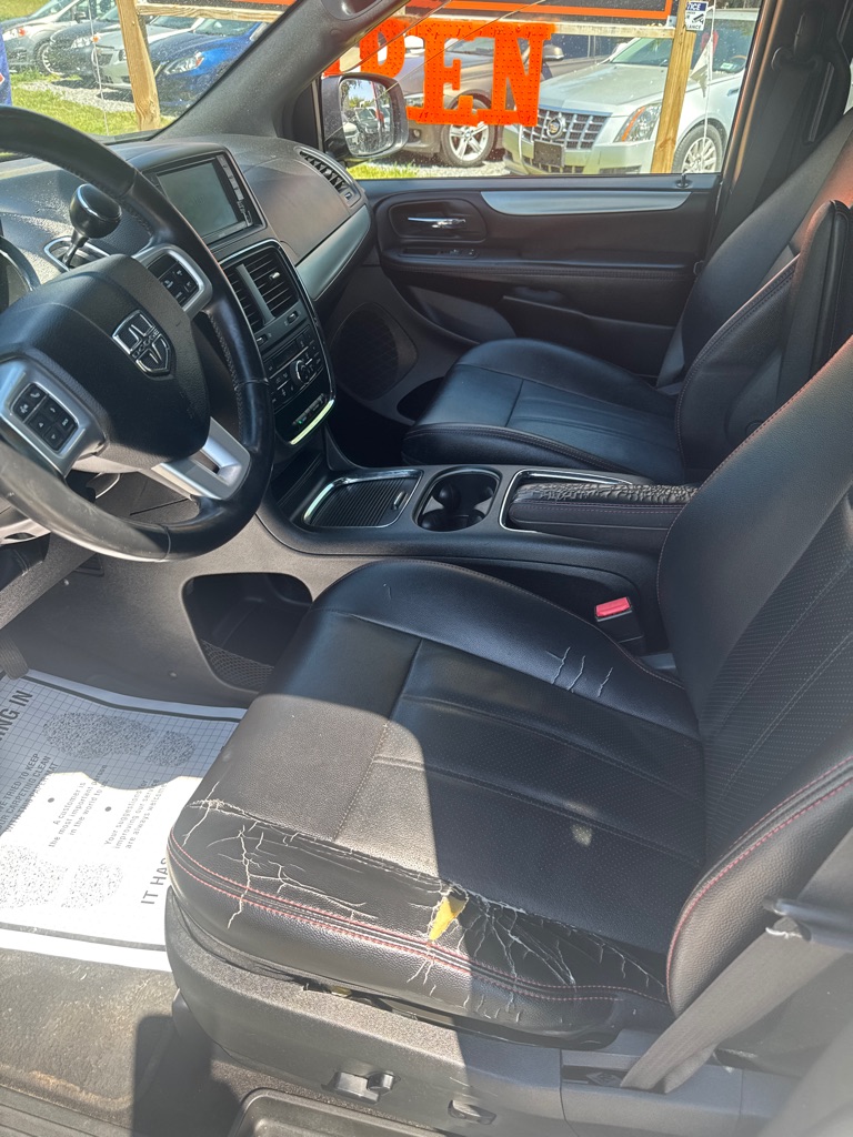 Additional photo of vehicle.